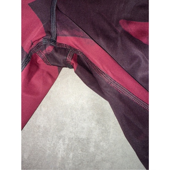 Lululemon Athletica All Sport Crop In Back
Spin Stroke Dashing Purple Black 6 - Picture 6 of 12